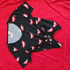 LuLaRoe Vampire Lips Christy Tee size M Goth Halloween